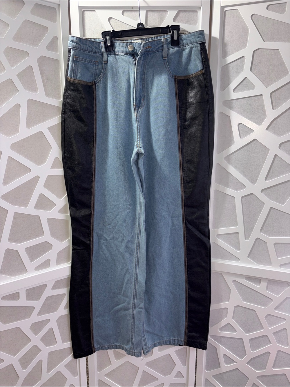 Women’s Two-Tone Straight Leg Jeans